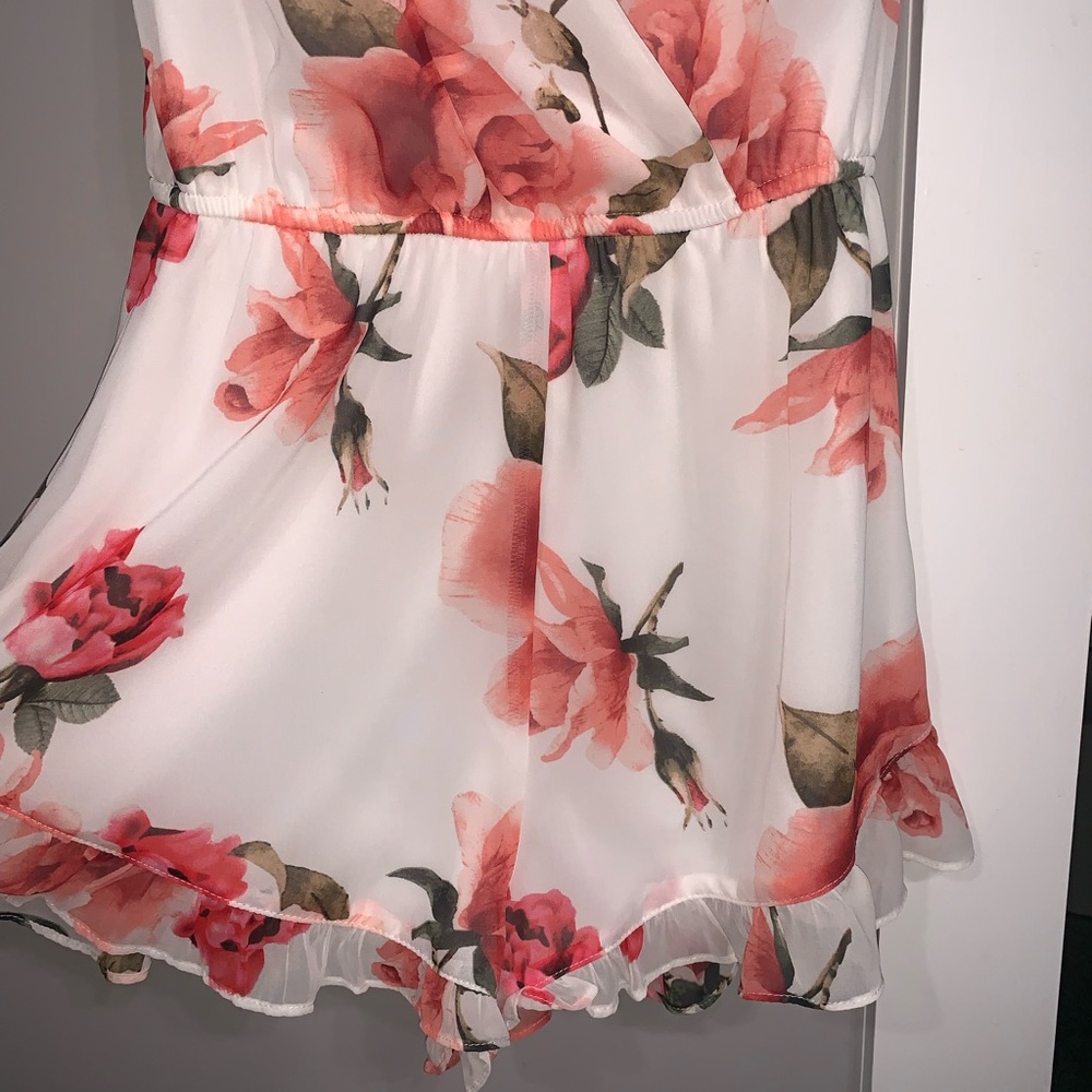 Romper - Picture 2 of 7